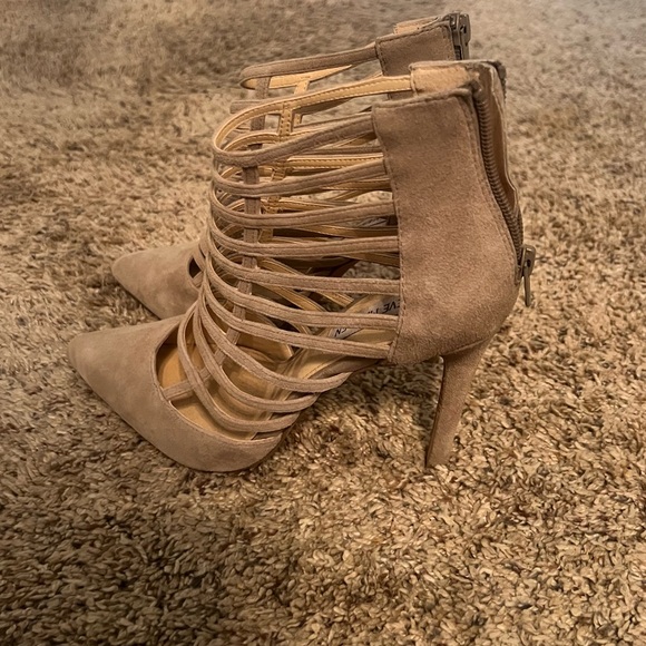 Steve Madden Prowler Heels - Picture 2 of 3